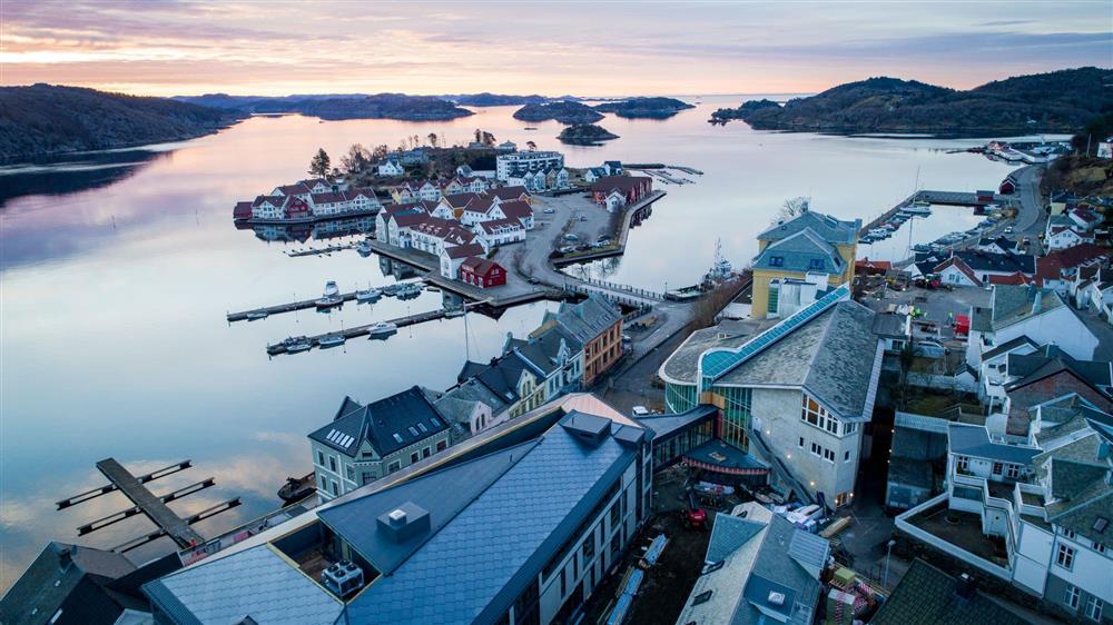 Bilder av Farsund og hvor skolen ligger - Klikk for stort bilde