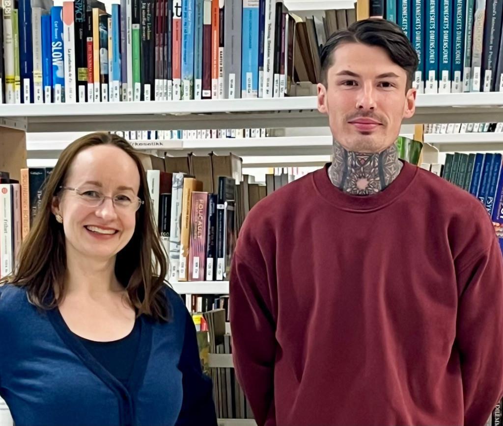 Foto av en kvinne og en mann