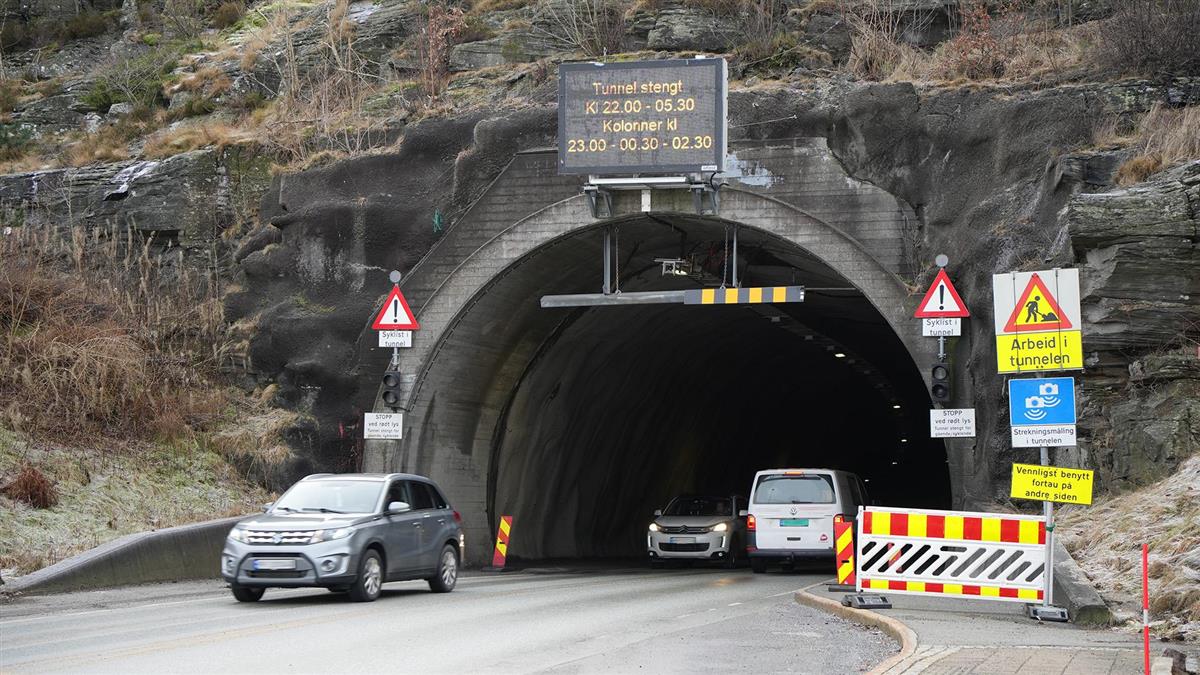 Flekkerøytunnelen, tunnelåpning mot Møvik - Klikk for stort bilde